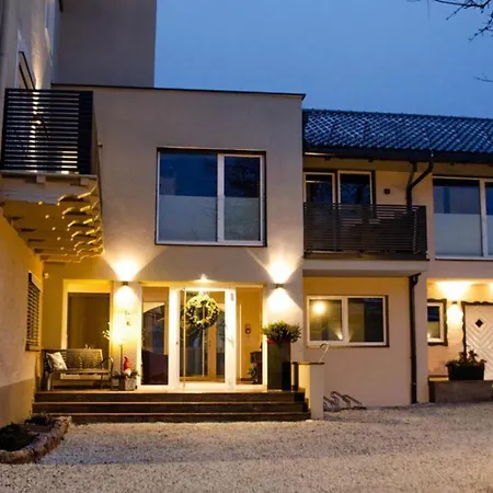 Haus Schnoell Family 3 Holiday home Mittersill